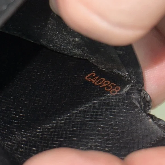 Louis Vuitton black epi 6 credit card slot billfold billets